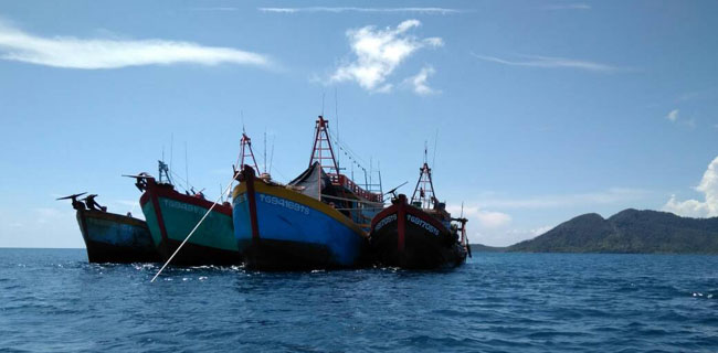 Bakamla RI Kembali Tangkap Kapal Vietnam Di Natuna