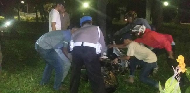 Gagal Lewati Bundaran Pondok Indah, Valentino Jatuh Tabrak Separator Taman