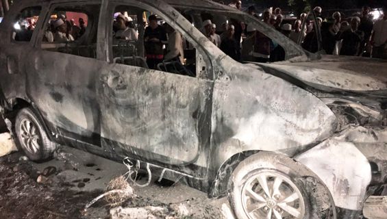 Kebakaran Mobil Di Jalan MT Haryono Sudah Ditangani