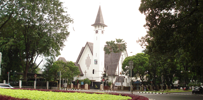 Kawasan Menteng Sepi, Penjagaan Gereja Tidak Terlalu Ketat