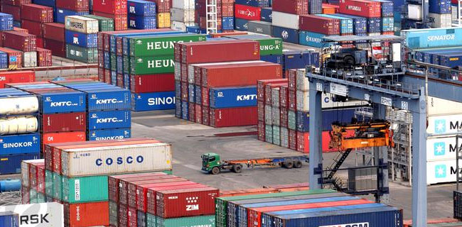 Pengusaha Keluhkan Mahalnya Tarif Dolar & Biaya Kontainer