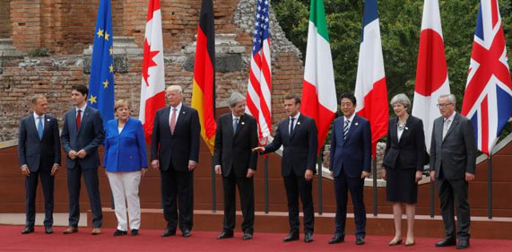 Foto Bersama Di KTT G7
