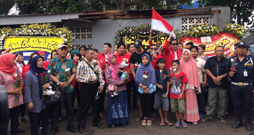 PKPI Gelar Tabur Bunga Dan Ajak Warga Perangi Terorisme