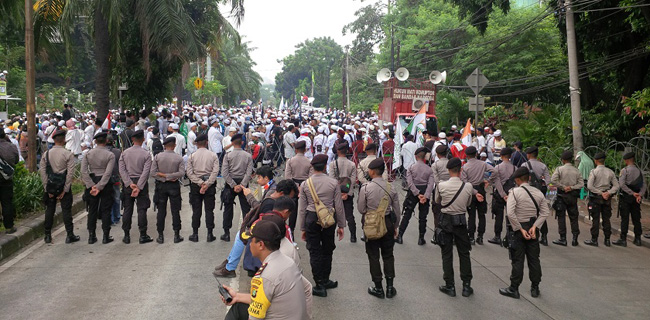 "Zone Perang" Di Pinggir Kebon Binatang