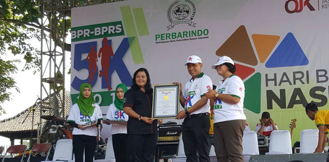 21 Mei Hari BPR-BPRS, Perbarindo Sabet Dua Penghargaan Dari MURI