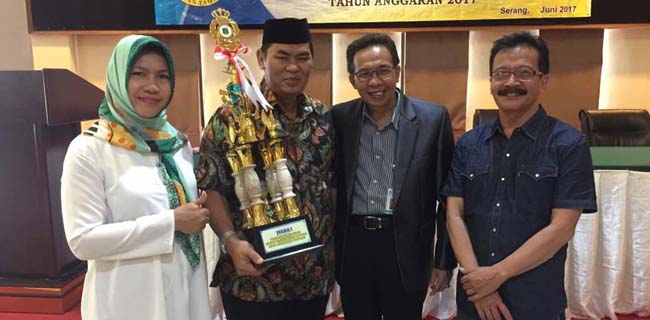 Hamdari Terpilih Jadi Kepsek Terbaik Se Banten