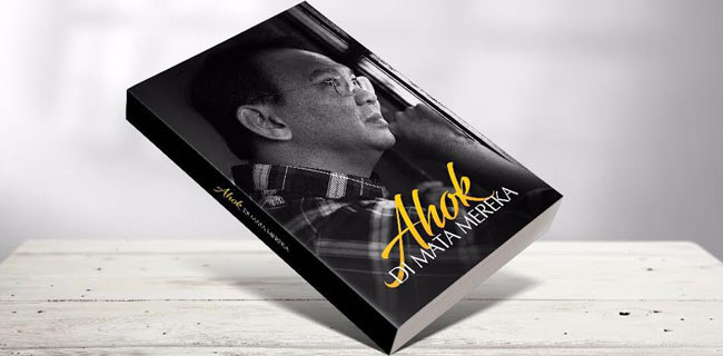 Ulang Tahun Ke-51, Ahok Terima Hadiah Buku