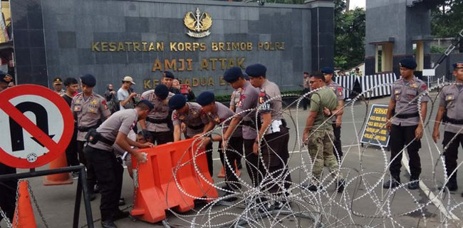 Ahok Dieksekusi Ke Lapas Cipinang, Tapi Tetap Ditahan Di Mako Brimob