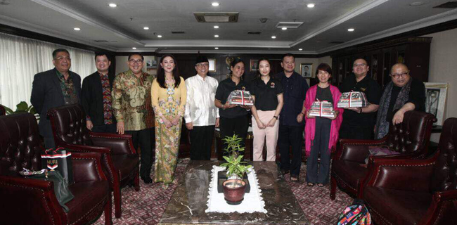 Delegasi Lembaga Rekor ASEAN Menghadap Ketua MPR