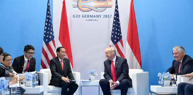 Bertemu di Jerman, Jokowi Sampaikan Salam Dari Jutaan Penggemar Trump Di Indonesia