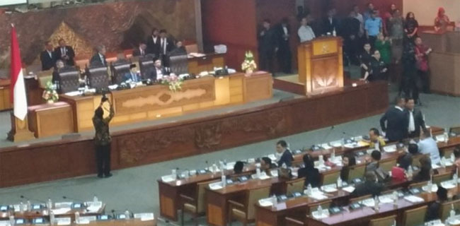 Anggota HTI Dipersekusi, Koruptor Dibiarkan Pimpin Sidang Paripurna DPR RI