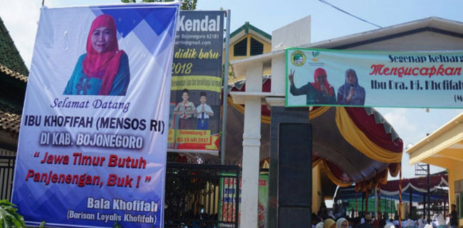 Spanduk Dukungan Agar Khofifah Maju Di Pilgub Jatim Bertebaran Di Bojonegoro