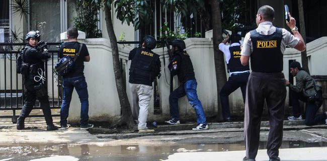 Cafe, Gereja Dan Rumah Makan Selamat, Pelaku Bom Panci Bandung Masih Diperiksa