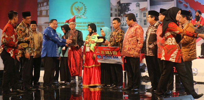 SMAN 3 Tenggarong Juara I LCC Empat Pilar MPR 2017