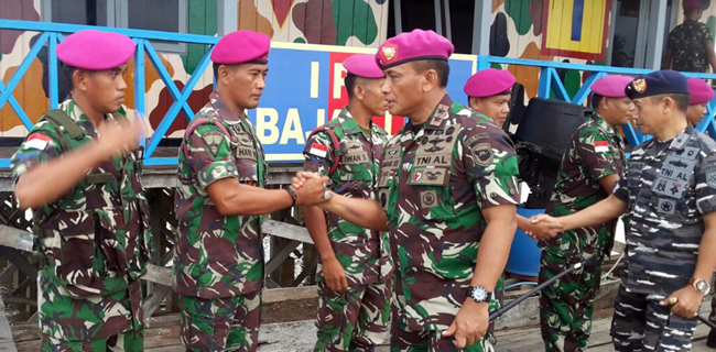 Komandan Korps Marinir Kunjungi Prajurit Di Pulau Sebatik