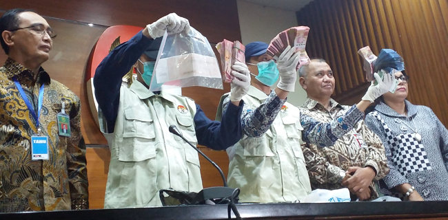 Hakim Dan Panitera Tipikor Bengkulu Terima Suap Rp 125 Juta