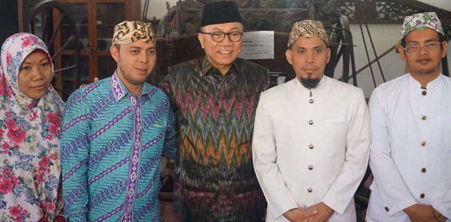 Ketua MPR Merasa Terhormat Atas Penyambutan Sultan Cirebon