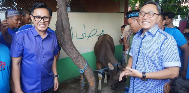 Zulkifli Ditemani Eko Bagikan Hewan Kurban Di Jakarta