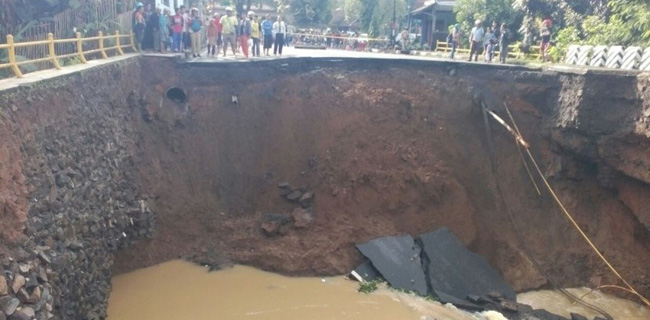 Longsor Dan Banjir Di 17 Daerah Pangandaran, Satu Keluarga Jadi Korban