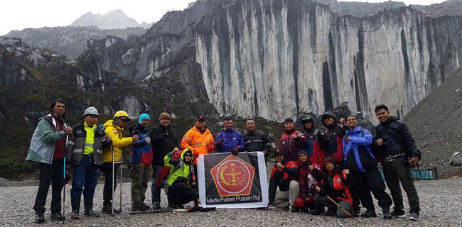 Pertama di Indonesia, Elpala SMA 68 Jakarta Gapai Puncak Jayawijaya