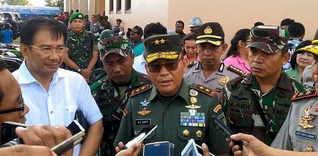 Pangdam Cenderawasih Dan Kapolda Papua Periksa Keadaan Pengungsi Di Timika