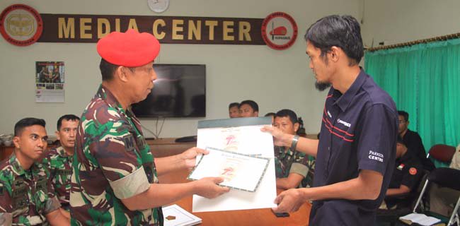 Kopassus Juara II Lomba Foto Puspen TNI