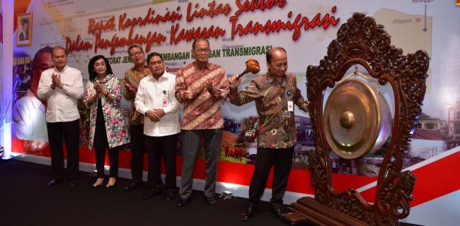 Transmigrasi Picu Pemekaran Daerah Baru
