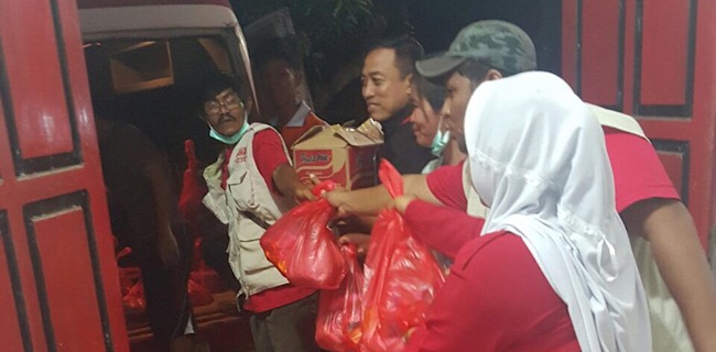 Baguna PDIP Bantu Korban Bencana Pacitan Dengan Ragam Kegiatan