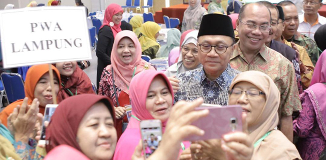 Ketua MPR Ajak Kaum Ibu Tidak Pasif Politik