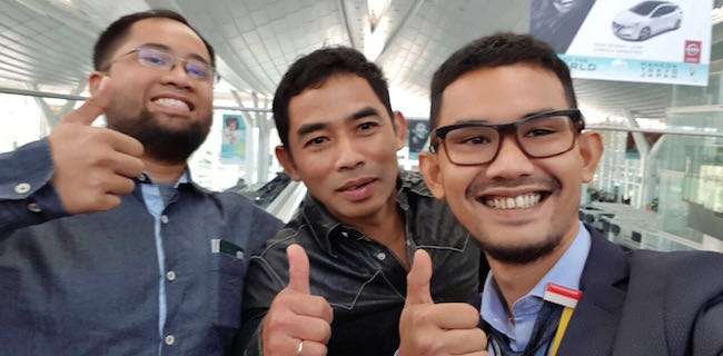 Hebat, Hanya Tiga Hari Anak Muda Ini Berhasil Promosikan Crowd Funding Pesawat R80 Di Jepang