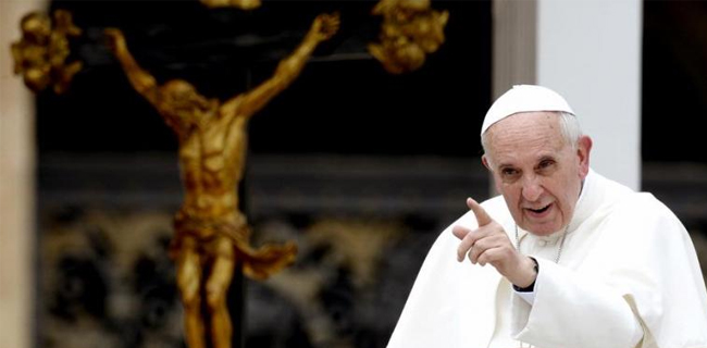 Paus Fransiskus Menangis Bersama Korban Pelecehan Seksual Pendeta Chile
