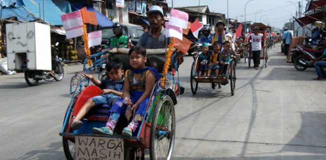 Ahoker Udik, Ribut Soal Becak