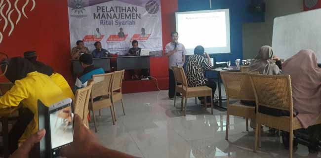 FE UHAMKA Gelar Pelatihan Manajemen Ritel Syariah