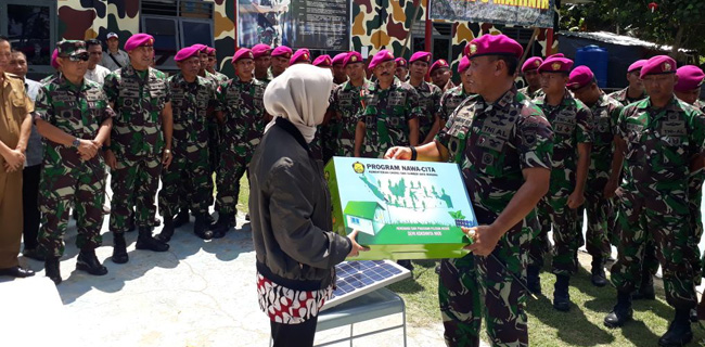 Pos Marinir Di Sebatik Terima LTSHE Dari Kementerian ESDM