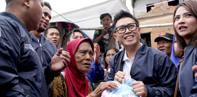 Eko Patrio Dan Rombongan Artis Santuni Korban Kebakaran Krukut