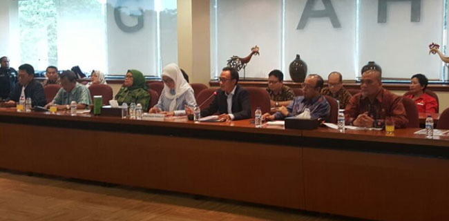 Pansus RUU Tembakau Puji Kemitraan Industri Rokok Dan Petani