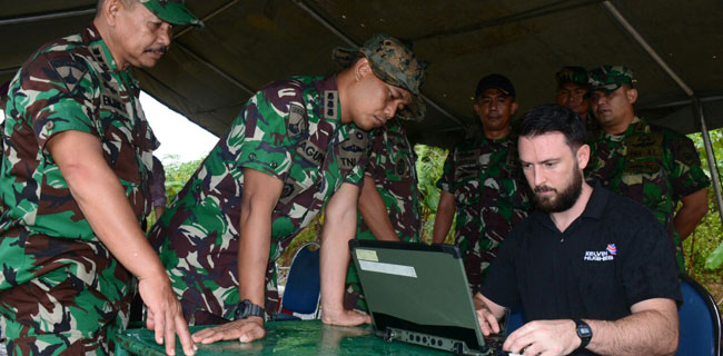 Marinir Uji Coba Radar Hughes