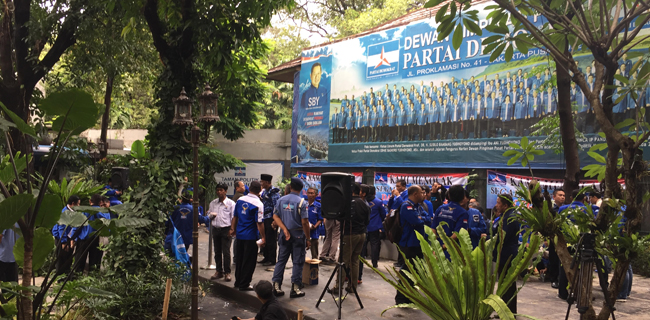 Ratusan Kader Demokrat Siap Kawal SBY Ke Mabes Polri