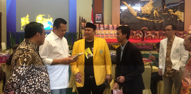 Kader Golkar Perkuat Kemesraan Golkar-Jokowi Lewat Buku
