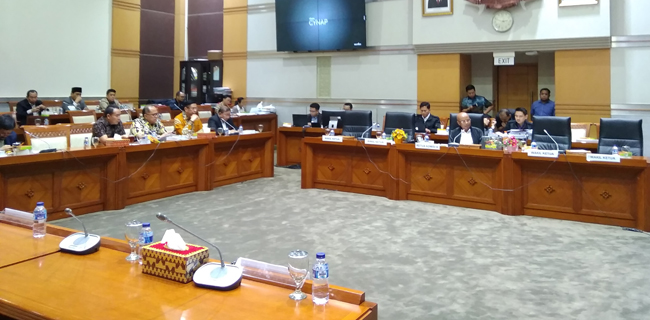 Komisi III Tetapkan Dua Hakim Hubungan Industrial