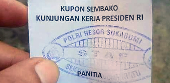 Perpres 20/2018 Buat Elektabilitas Jokowi Menurun, Ujungnya Bagi-Bagi Sembako