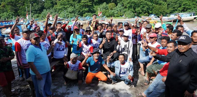 Nelayan Santolo Bangga Cuma Kang Hasan Yang Datang