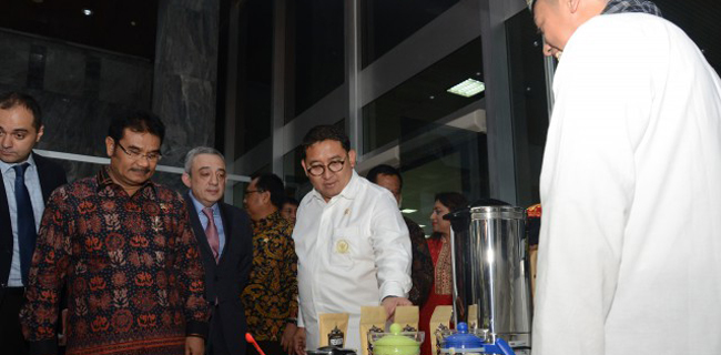 Impor Dosen Perlu Kehati-Hatian