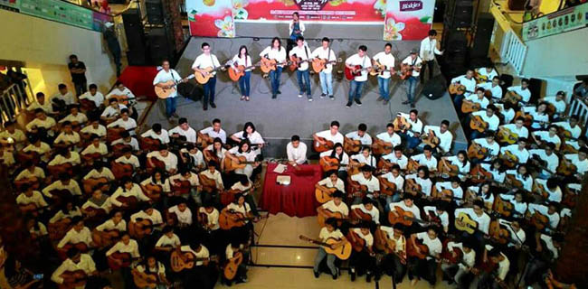 Hadirkan 107 Gitaris, Tangcity Mall Masuk MURI