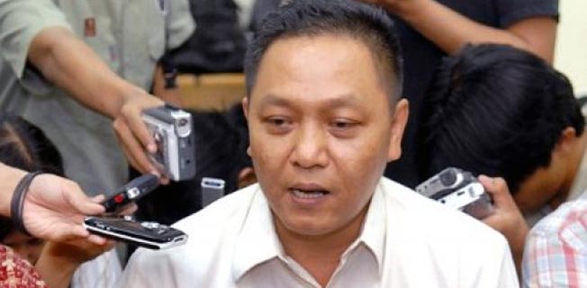 Teror Bom Bukan Pengalihan Isu, Rupiah Masih Ambruk Dan #2019GantiPresiden Tetap Nangkring