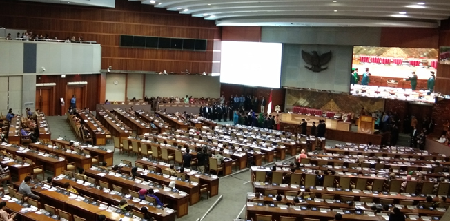 Berpantun Di Sipur, Bamsoet Sentil Teror Hingga Kenaikan TDL Dan Dolar AS