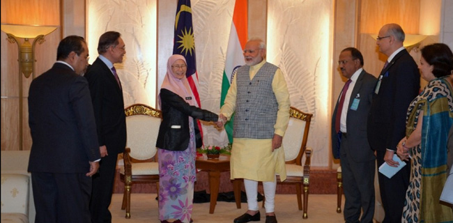 Anwar Ibrahim Dampingi Wan Azizah Terima Kunjungan PM Modi
