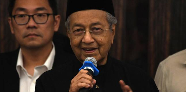 Mahathir Mohamad Siap Usut Skandal 1MDB Yang Seret Najib Razak