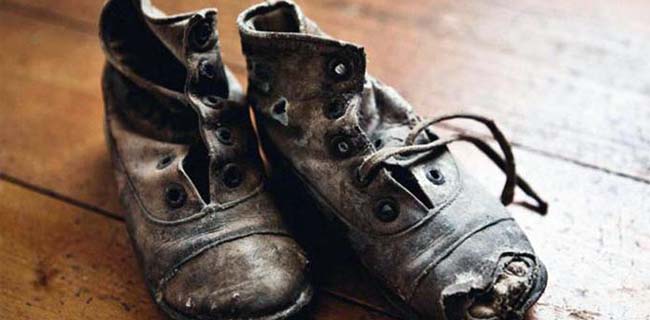 Kisah Sepatu Usang Di Sudut Gudang