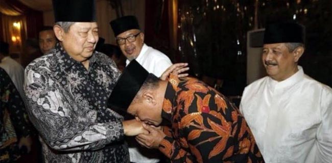Langkah Gatot Cium Tangan SBY Kembalikan Tradisi Politik Indonesia